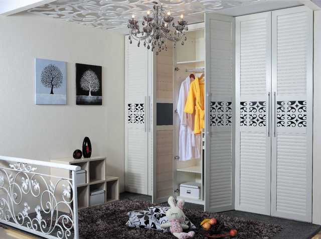 簡(jiǎn)約風(fēng)黑白衣柜