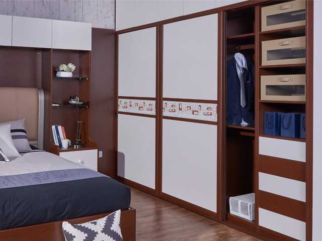 簡(jiǎn)約酒紅拼接衣柜